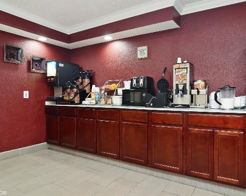 Red Roof Inn Binghamton North image 1