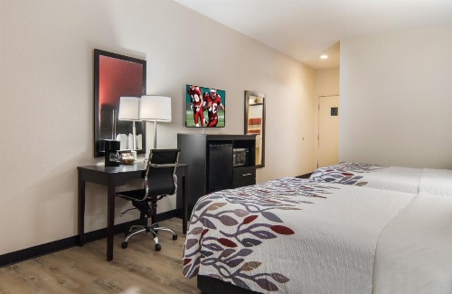 Red Roof Inn Binghamton North image 25